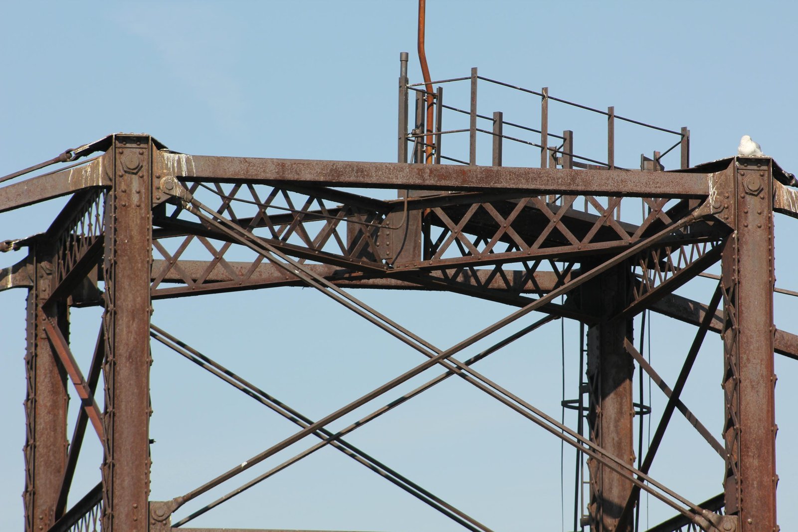 Center tower details